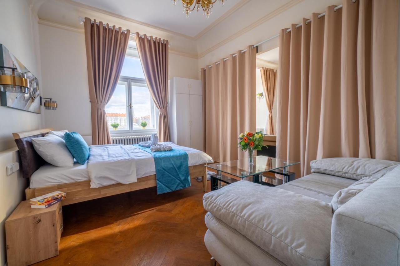 Exclusive Apartment With A View Of Prague Castle And Vltava River Buitenkant foto
